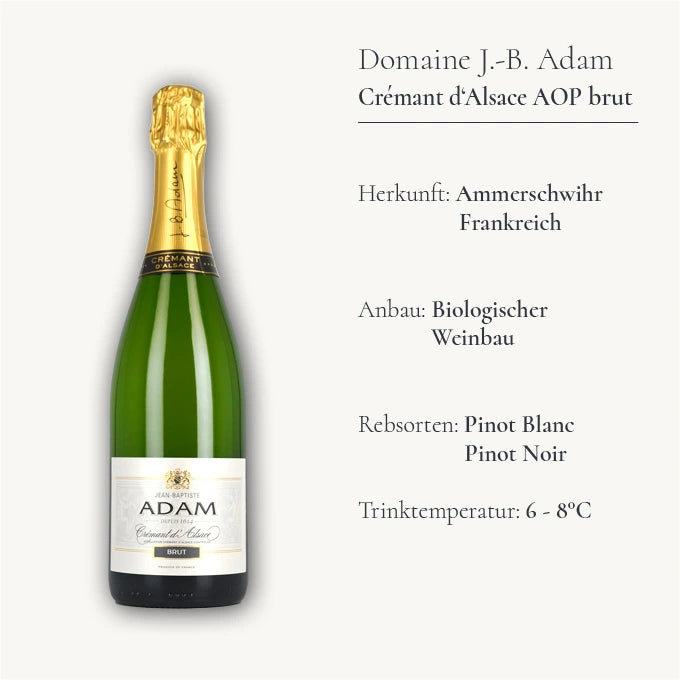 Eine Flasche Crémant d'Alsace brut von J.B.-Adam aus Pinot Noir und Pinot Blanc.
